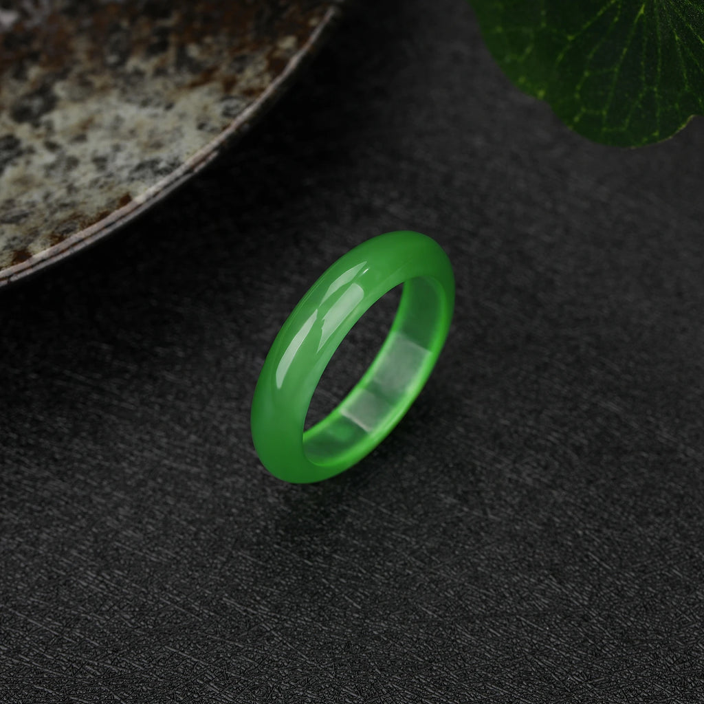 St. Patrick's Day Green Jade Ring – Carved Stone Unisex – The Party Days | The Party Days