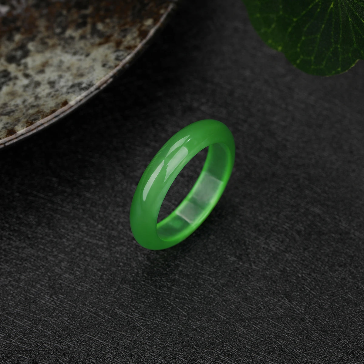 St. Patrick's Day Green Jade Ring – Carved Stone Unisex – The Party Days | The Party Days
