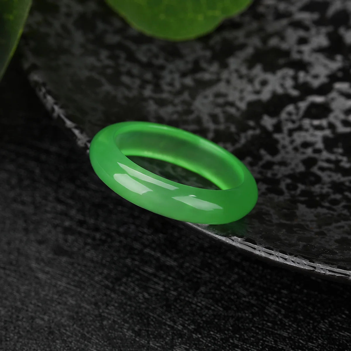 St. Patrick's Day Green Jade Ring – Carved Stone Unisex – The Party Days | The Party Days